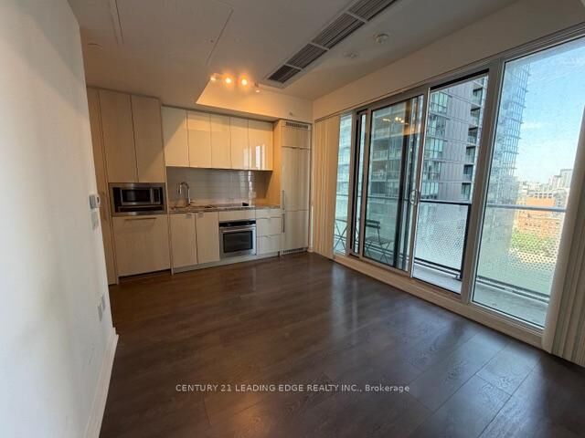 Property Photo: 115 Blue Jays Way 1708 ON M5V 0N4