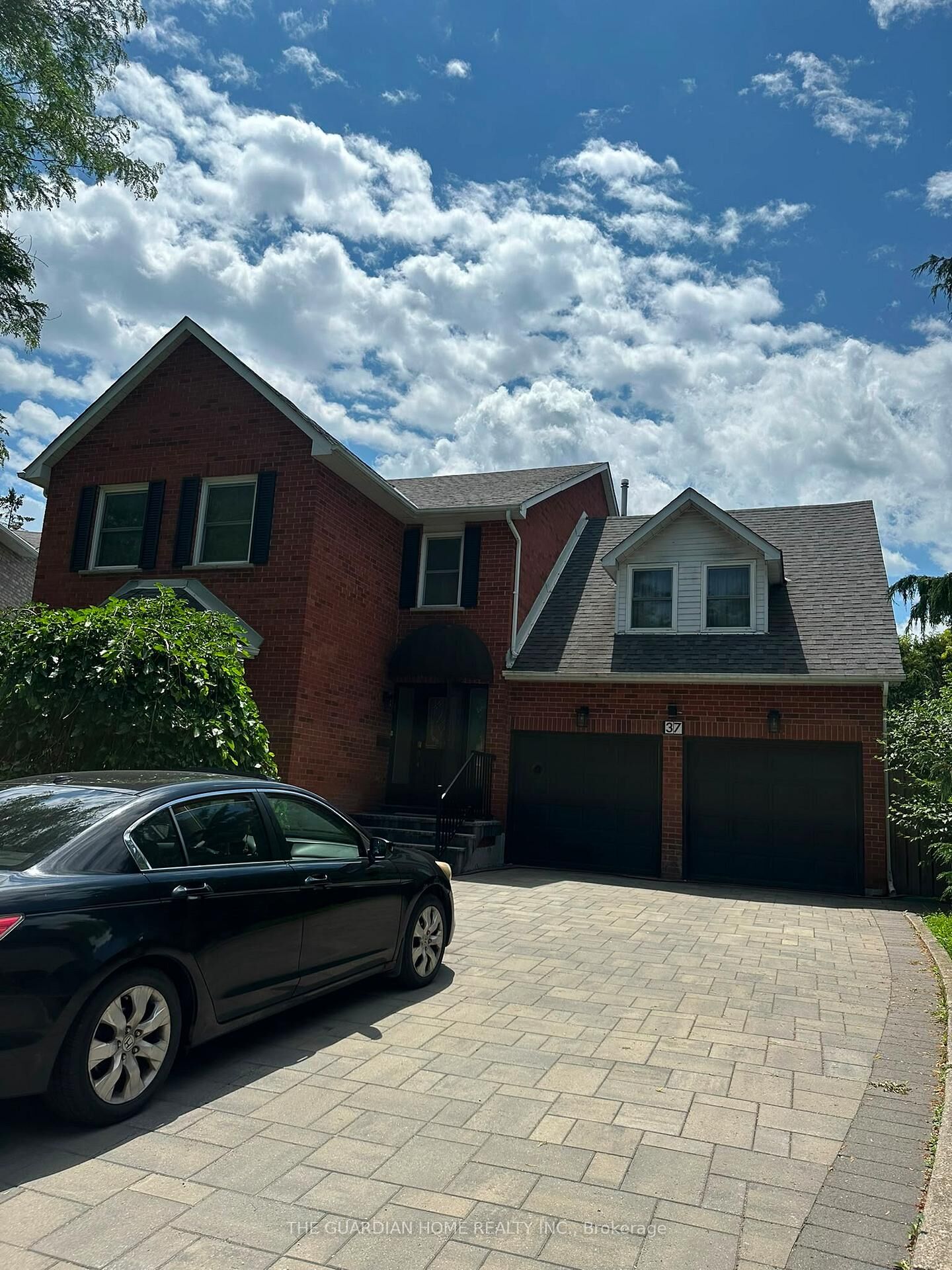 Property Photo:  37 Murdock Avenue Bsmt  ON L4G 5E7 