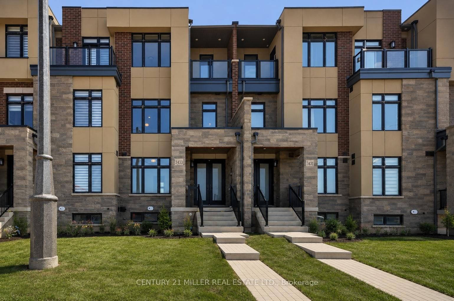 Property Photo: 3433 Preserve Drive ON L6M 5S1