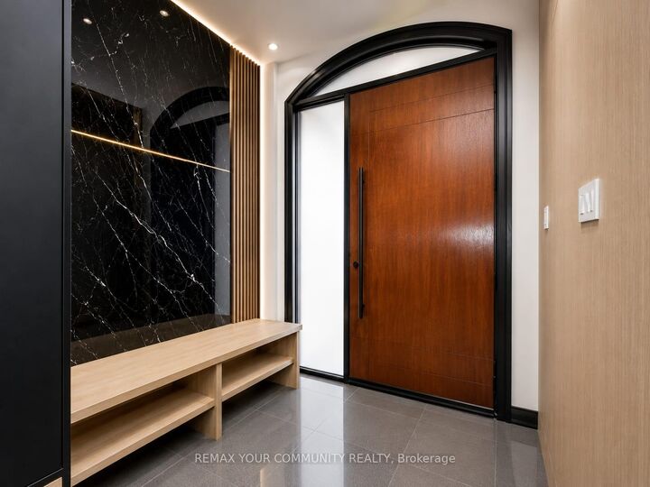 Property Photo: 120 Hatton Garden Road ON L4H 3P9