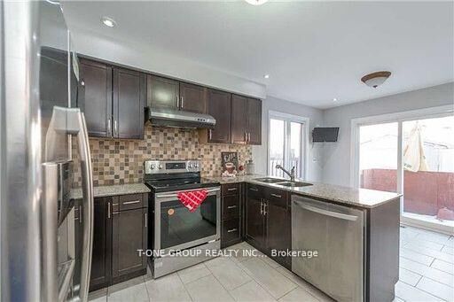 Property Photo:  79 Marydale Avenue  ON L3S 3A9 