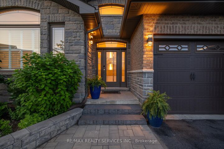 Property Photo: 19 Charleston Court ON K8N 0H1