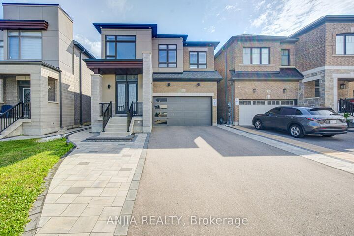 Property Photo: 63 Suttonrail Way ON L4A 0E4