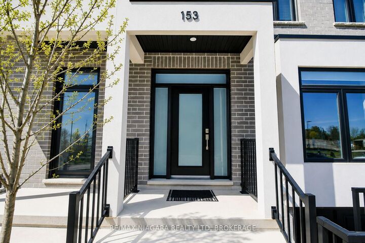 Property Photo: 153 Summersides Boulevard ON L0S 1E6