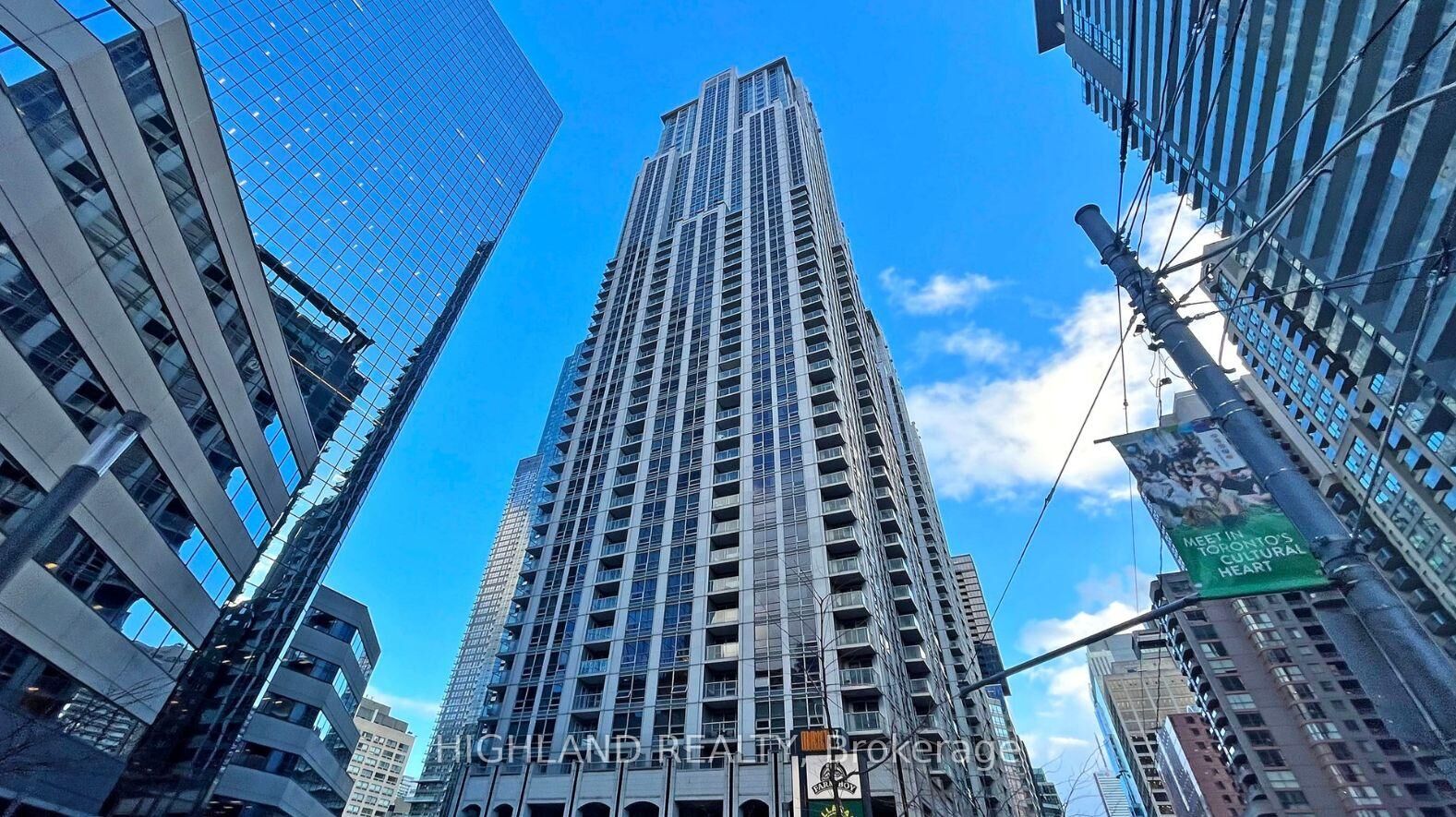 Property Photo: 761 Bay Street 2710 ON M5G 2R2