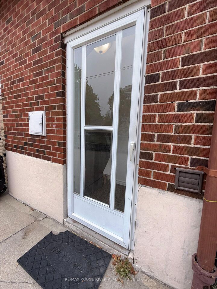 Photo de la propriété: 283 East 45th Street Basement ON L8T 3K7