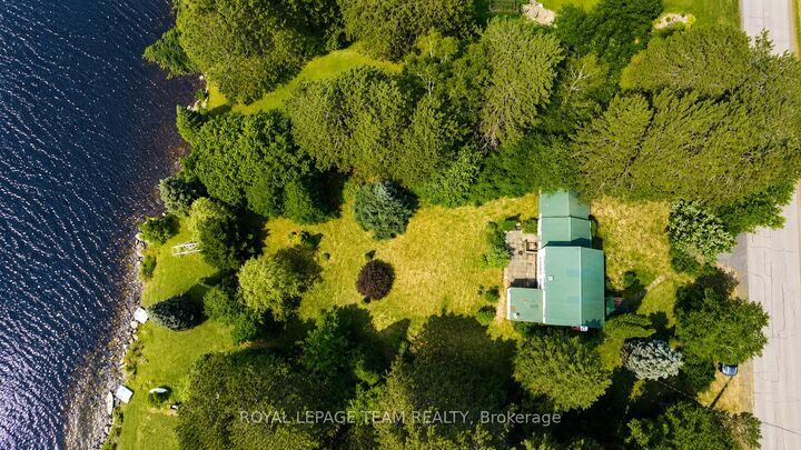 Property Photo:  112 Ottawa Street  ON K0J 2M0 