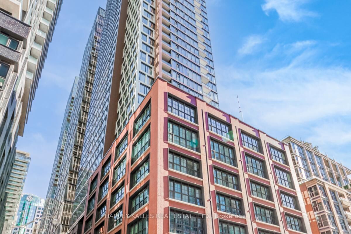 Property Photo: 55 Mercer Street 1711 ON M5V 3W2