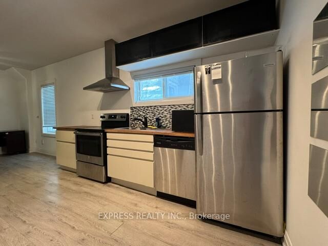 Property Photo:  467 Keele Street Main  ON M6N 3E1 