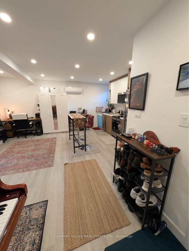Property Photo:  1982 Eglinton Avenue W 1  ON M6E 2J9 