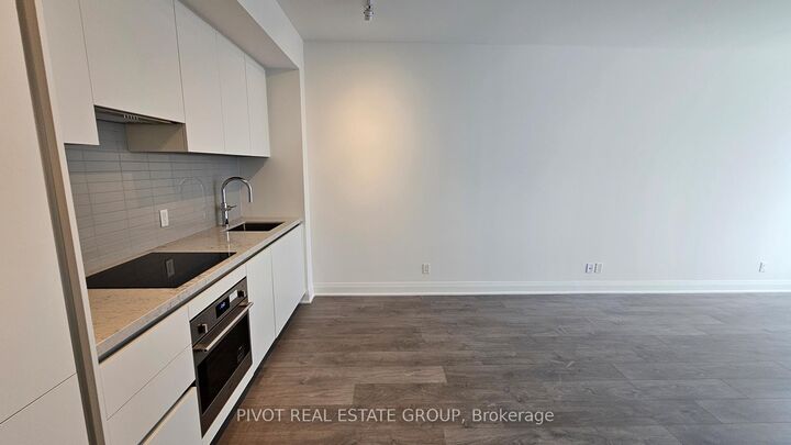 Property Photo: 2 Erskine Road 3706 ON L5B 0S1