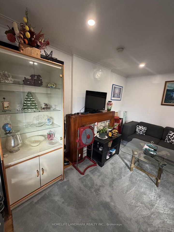 Property Photo:  131 Cameron Avenue  ON M6M 1R6 