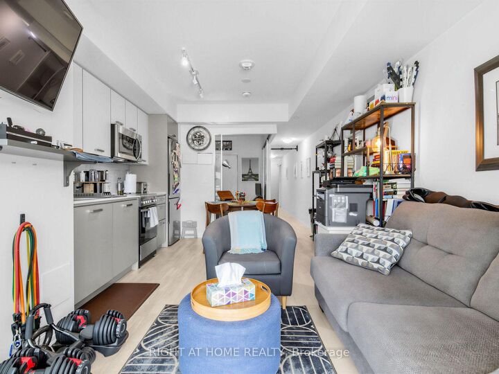 1630 Queen Street E 211 — photo 1