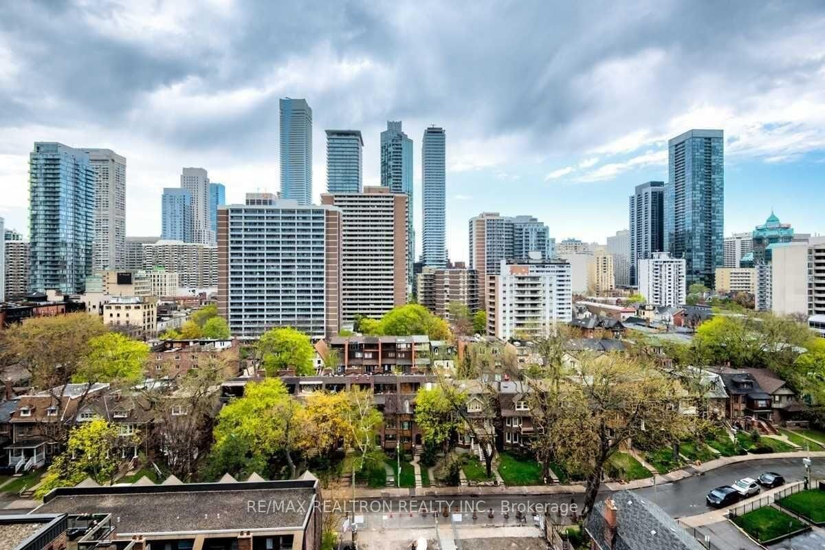 Property Photo: 50 Wellesley Street E 3808 ON M4Y 1G2
