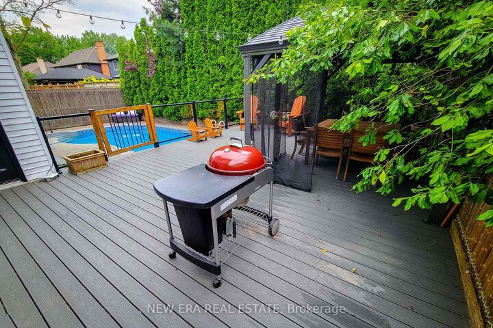 Property Photo: 29 Woodside Square ON L3E 0M7