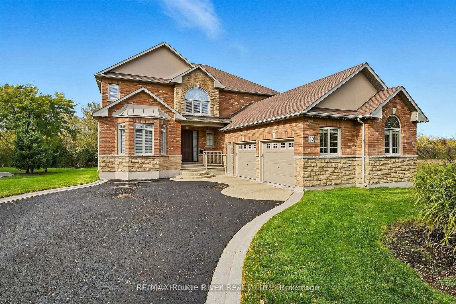Property Photo: 30 Hanover Court ON L1N 7J2