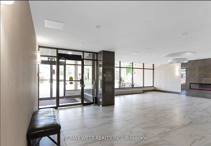 Property Photo:  130 Neptune Drive 202  ON M6A 1X5 