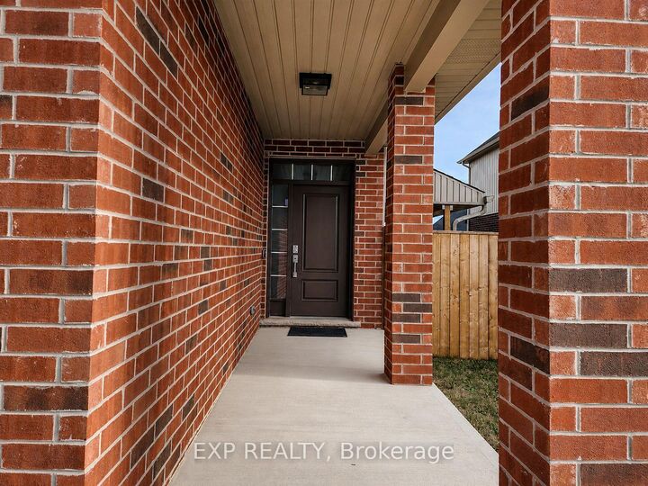 Property Photo:  137 Susan Drive  ON L0S 1E6 