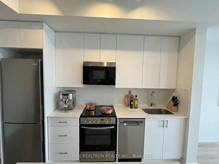 Property Photo: 15 Ellerslie Avenue 2611 ON M2N 0L7