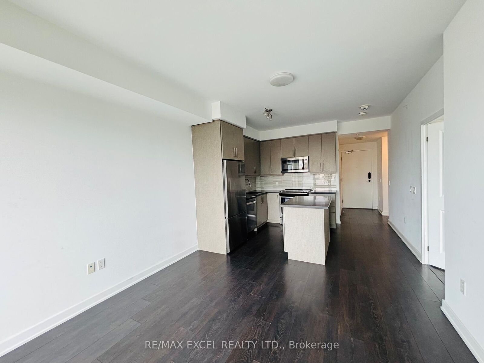Property Photo:  85 Oneida Crescent 1205  ON L4B 0A6 
