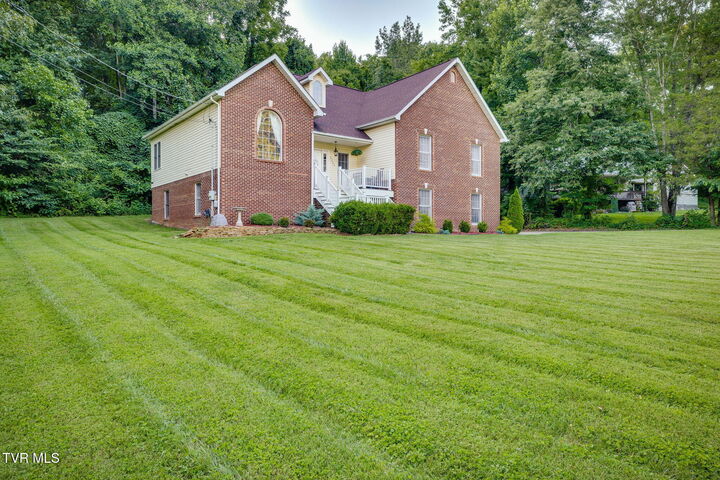 Property Photo:  2323 Wynwood Drive  TN 37659 