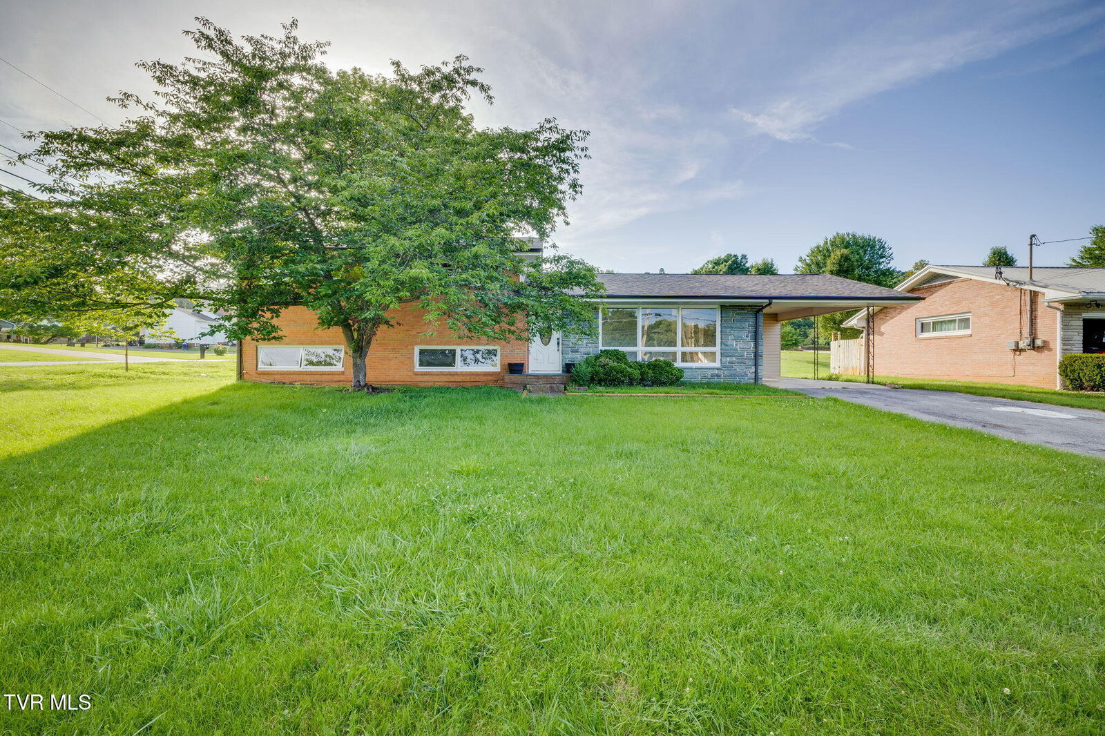 Property Photo:  412 Colonial Heights Road  TN 37663 