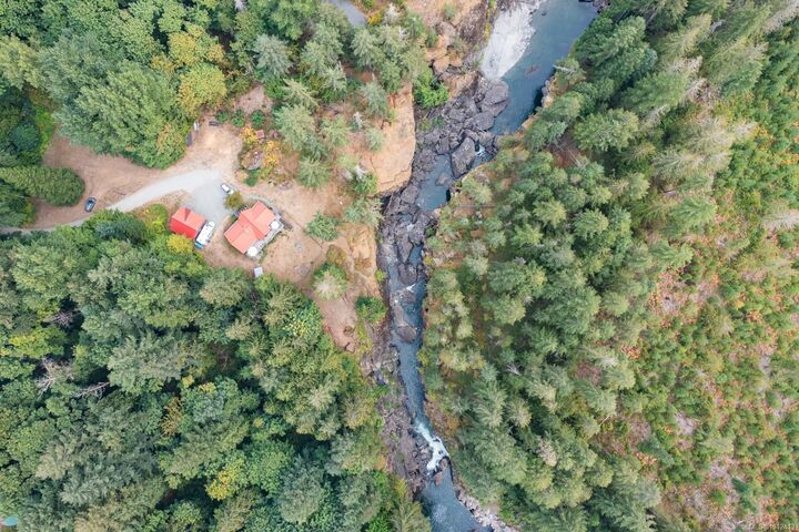 Property Photo: 995 Nanaimo River Rd BC V9X 1E5