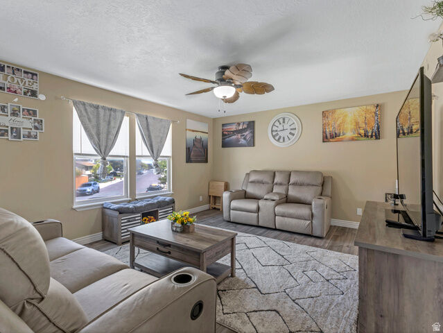 Property Photo: 374 E 30 N UT 84029