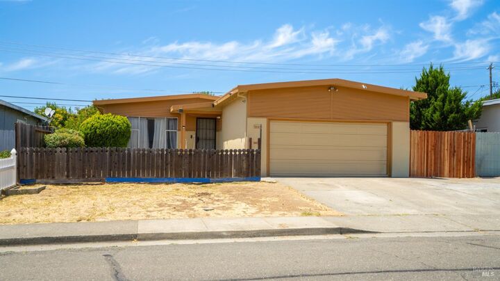 Property Photo:  1341 Eisenhower Street  CA 94533 