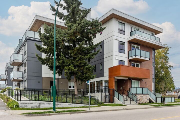 4933 Clarendon Street 403 — photo 1