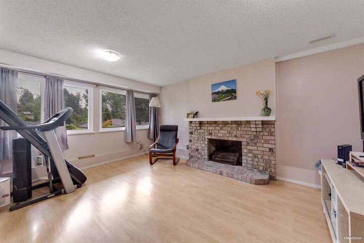 Property Photo: 5350 Braelawn Drive BC V5B 2H9