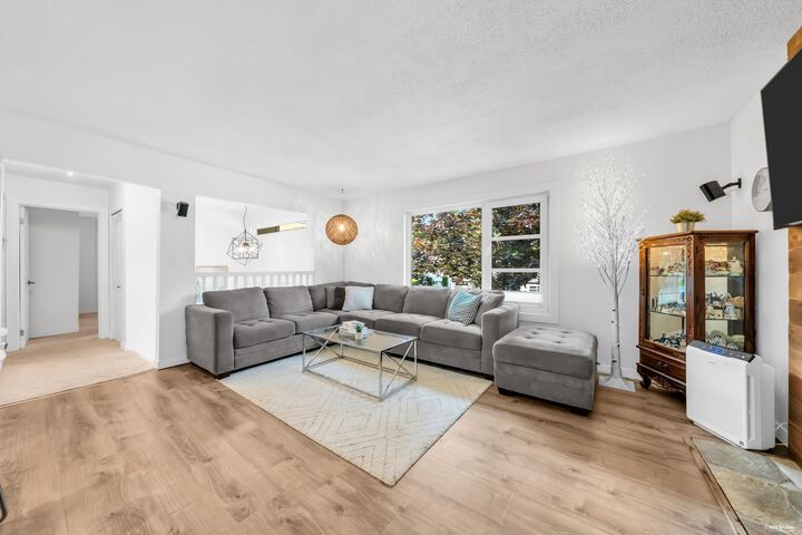 Property Photo: 35365 Selkirk Avenue BC V2S 8L1