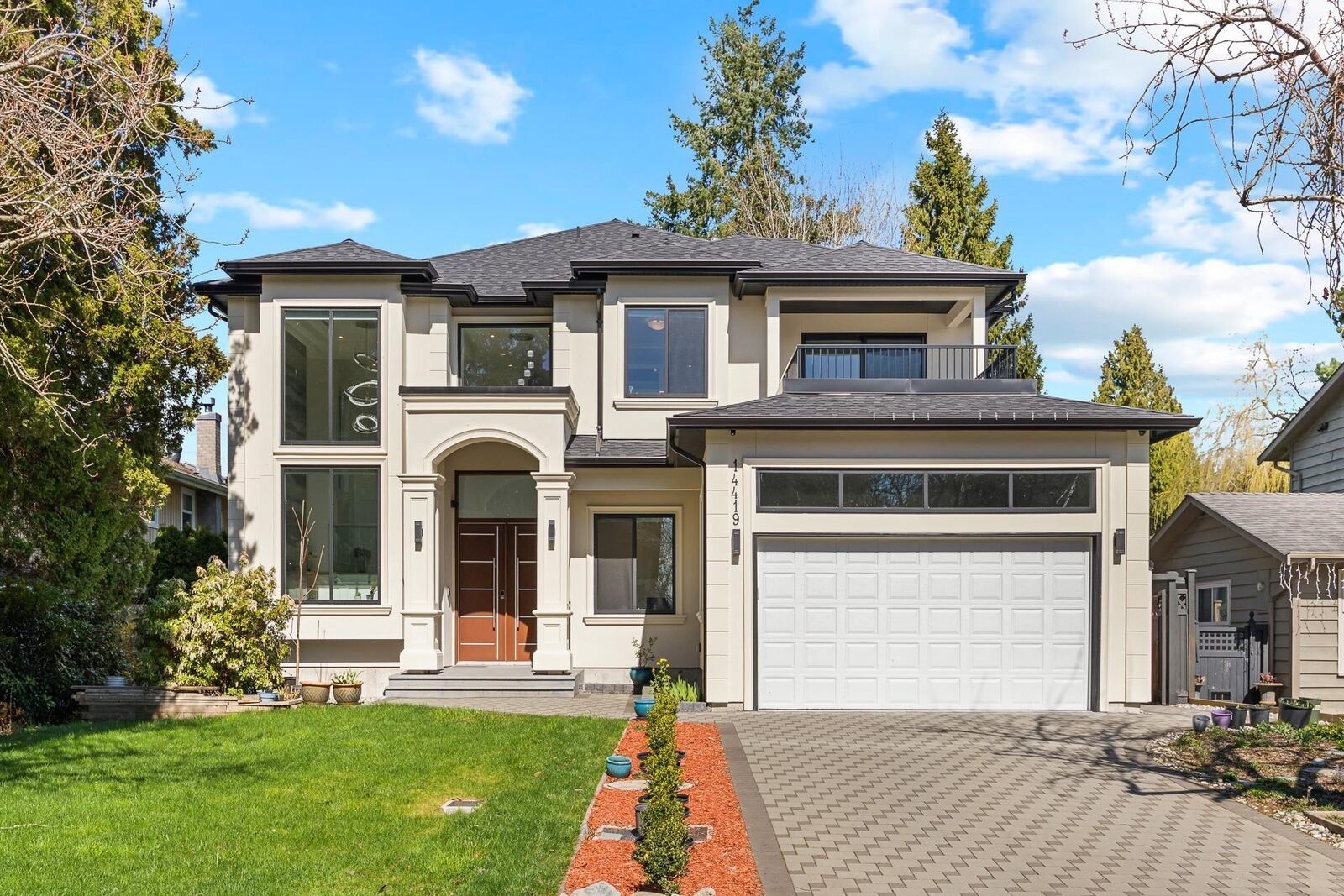 Property Photo: 14419 17A Avenue BC V4A 5P5