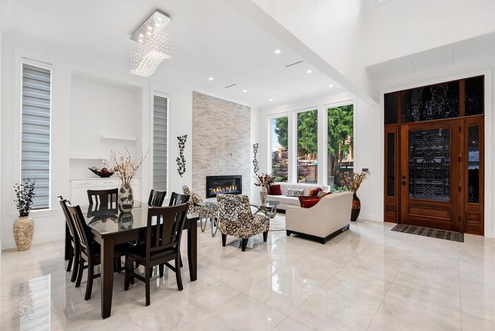 Property Photo: 977 164 Street BC V4A 4Y4