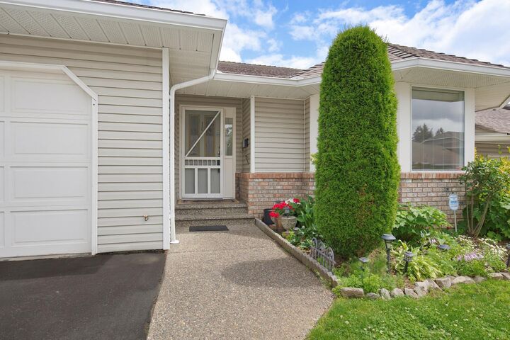 Property Photo: 32615 Murray Avenue 16 BC V2T 4T8