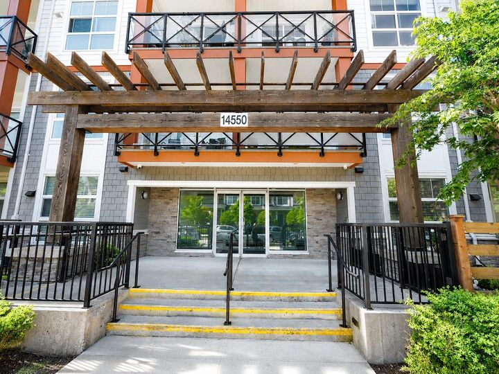 Property Photo: 14550 Winter Crescent 103 BC V4P 0G4