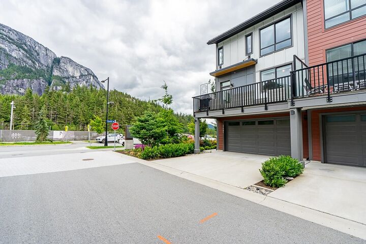 Property Photo: 37981 Helm Way BC V8B 2A1