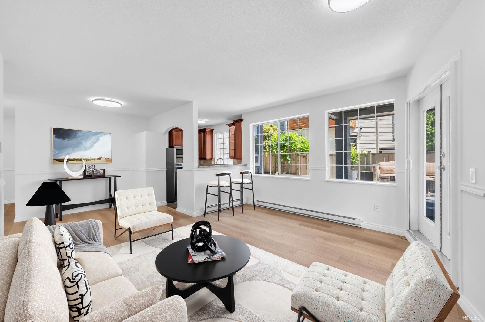 Property Photo: 125 W 18th Street 110 BC V7M 1W5