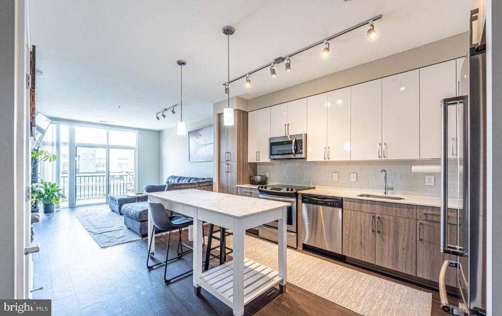 Property Photo: 145 Riverhaven Drive 433 MD 20745