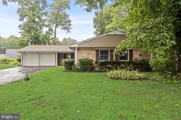 Property Photo: 9 Elridge Place NJ 08046