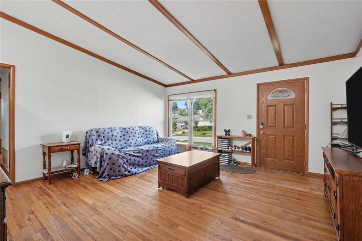Property Photo:  4520 Navajo Drive NE  IA 52402 