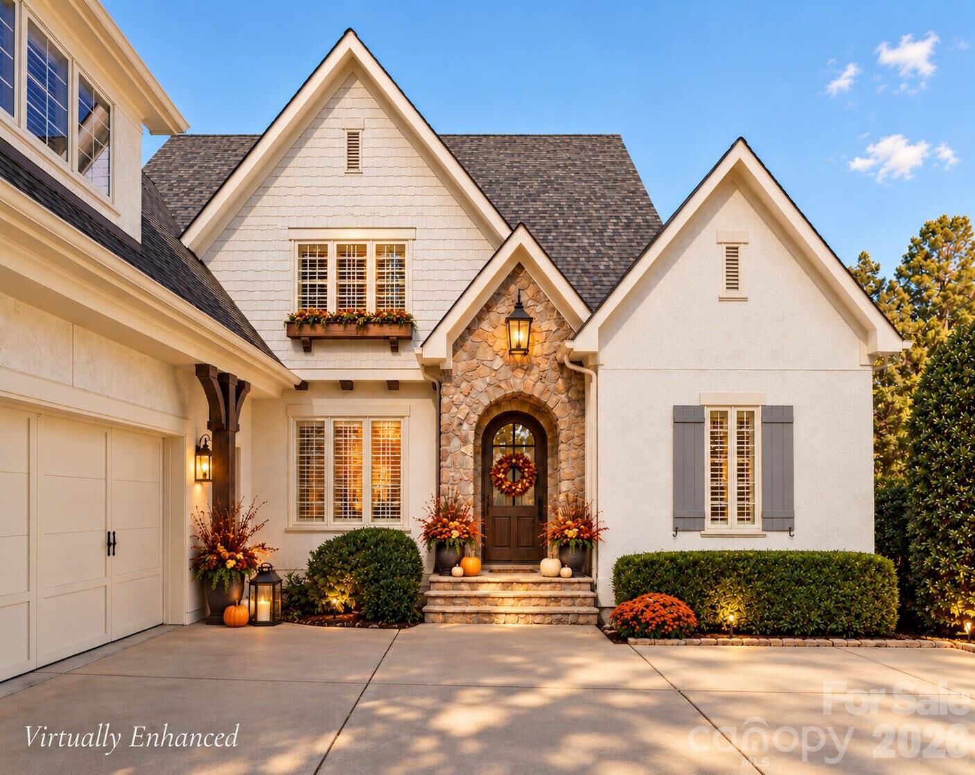 Property Photo: 16728 Ashton Oaks Drive NC 28278