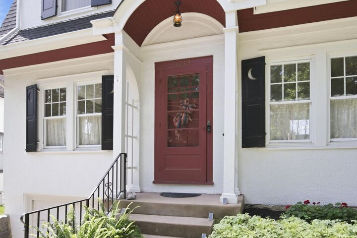 Property Photo:  3319 Lookout Drive  OH 45208 