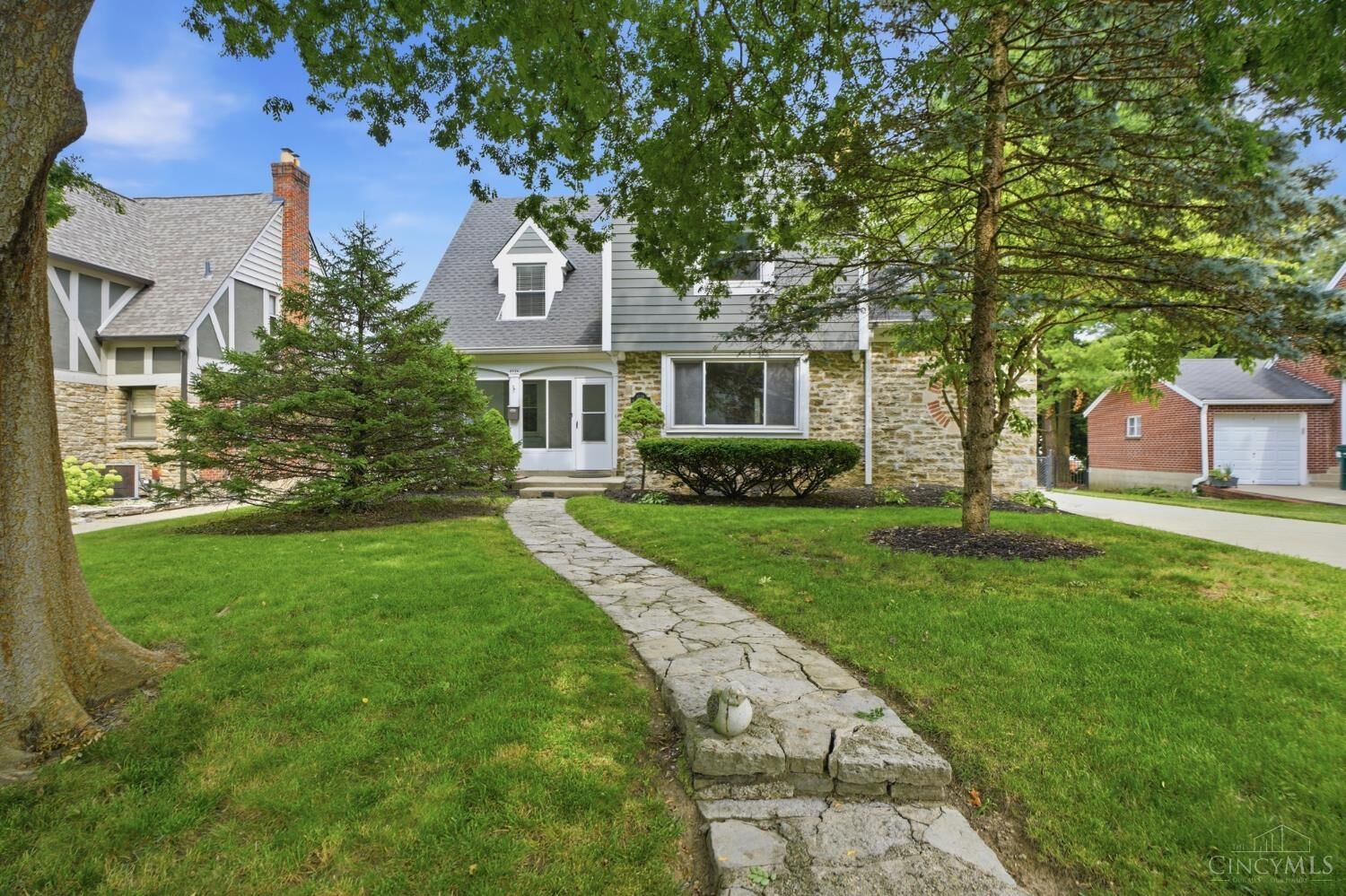 Property Photo: 3748 Middlebrook Avenue OH 45208