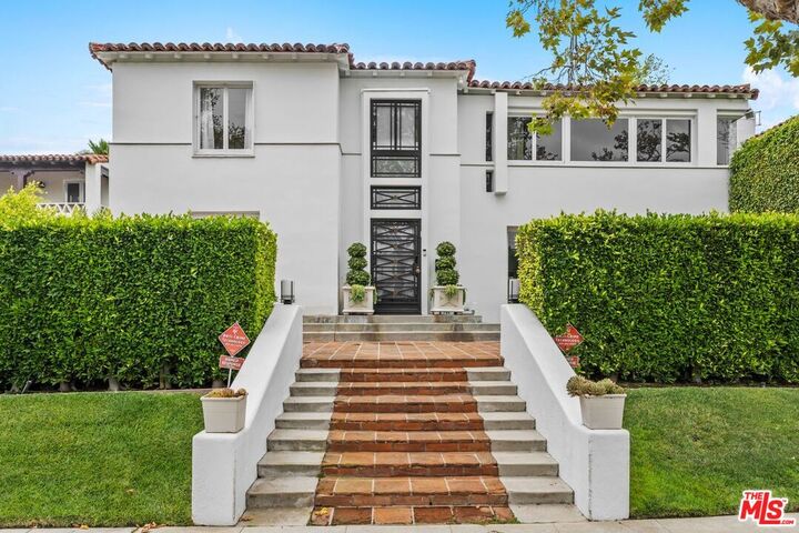 Property Photo:  305 S Bedford Dr  CA 90212 