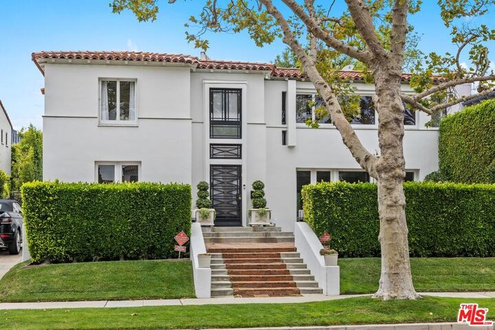 Property Photo:  305 S Bedford Dr  CA 90212 