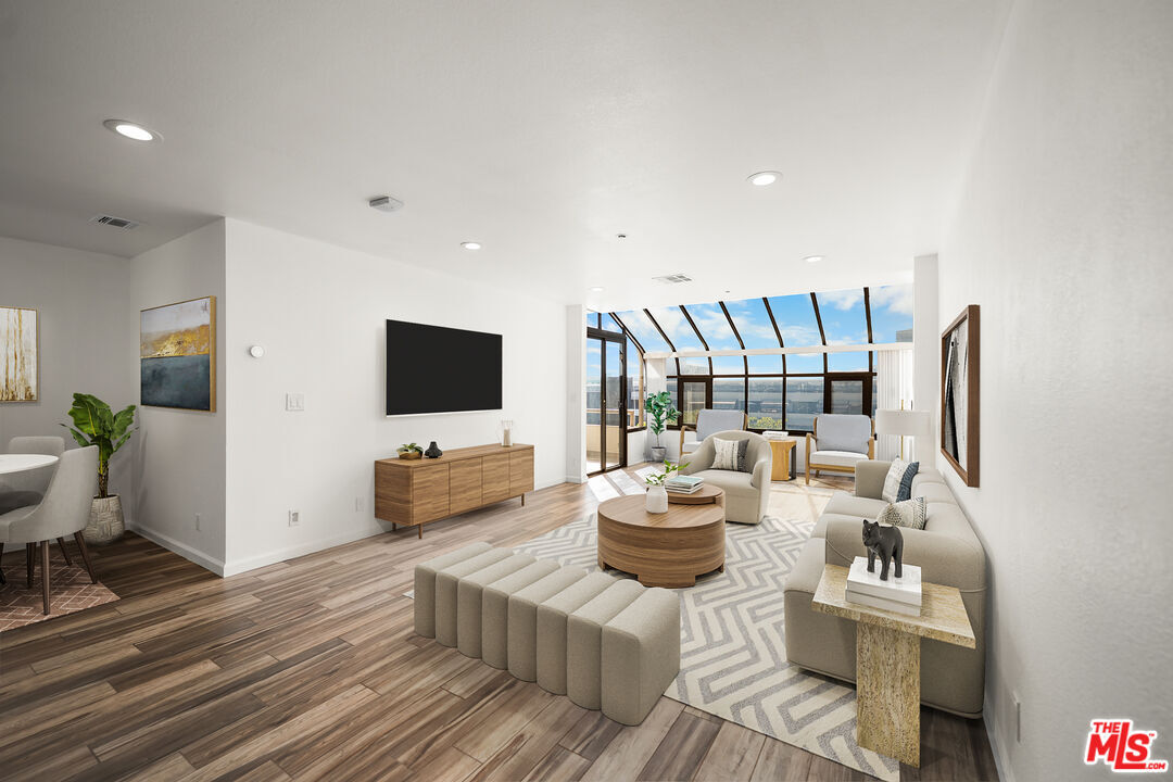 Property Photo:  121 S Hope St  CA 90012 