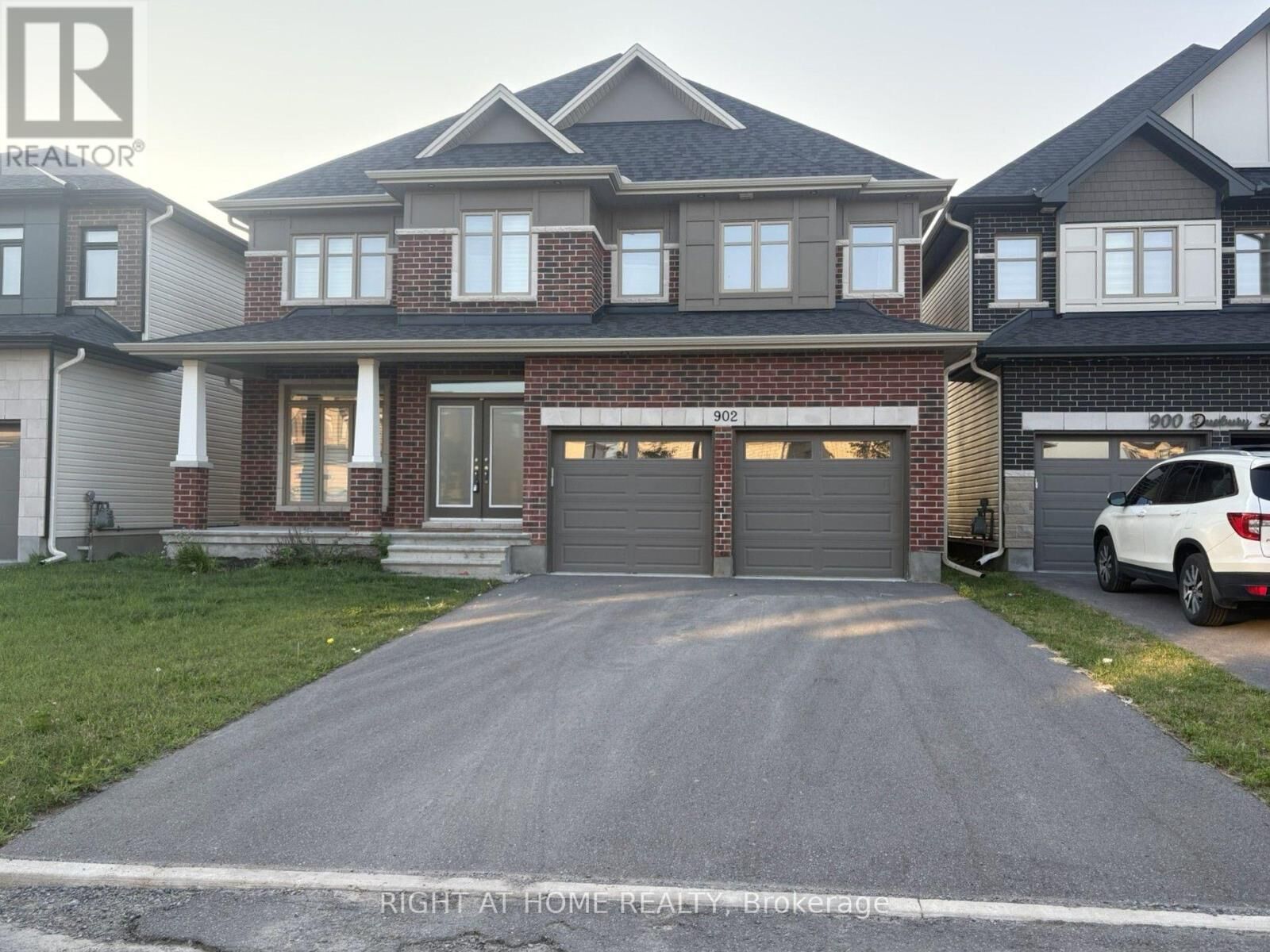 Property Photo:  902 Duxbury Lane  ON K4M 0M3 