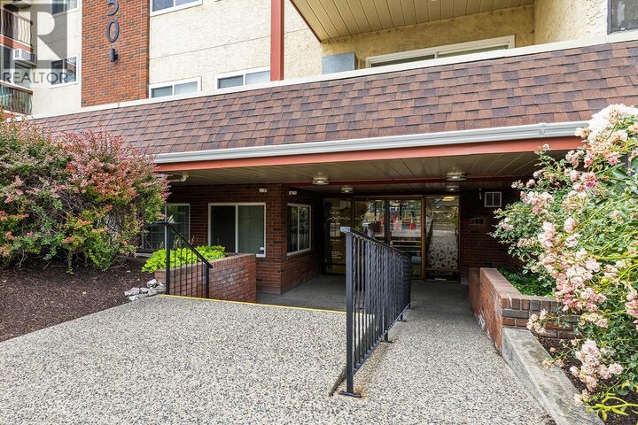 Property Photo: 1450 Bertram Street 319 BC V1Y 8R9
