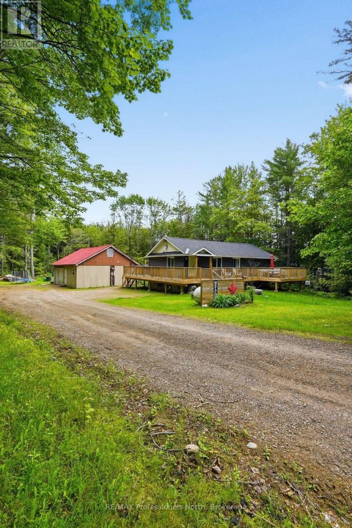 Property Photo: 264 Stephenson 4 Road West ON P0B 1M0